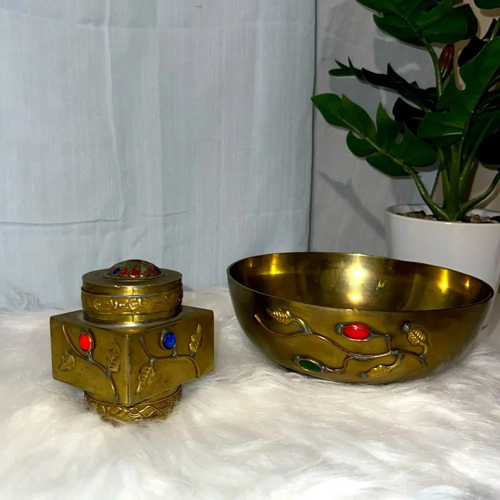 Antique Chinese Decor